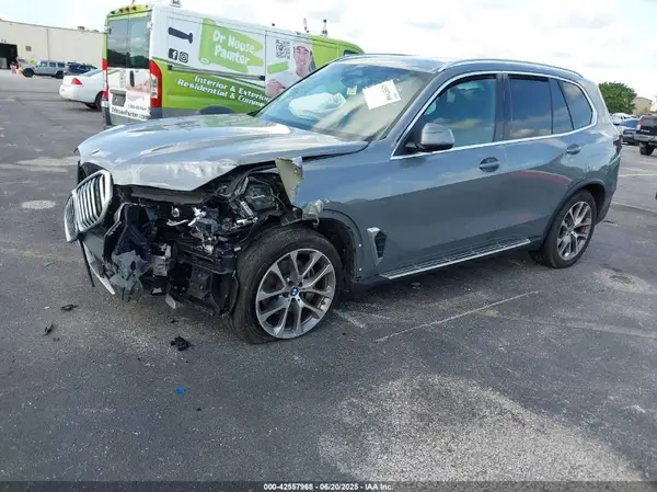 5UX13EU00R9U32100 2024 BMW X5 - Image 2