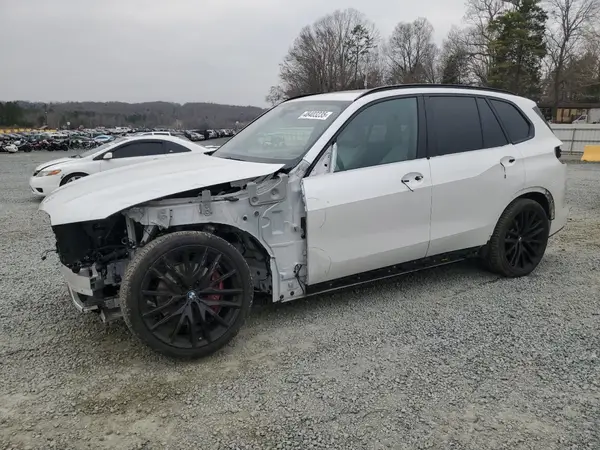 5UX13EU00R9U82995 2024 BMW X5 - Image 1