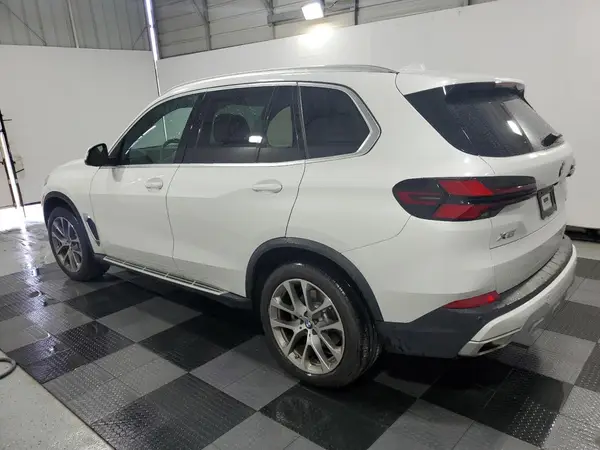 5UX13EU00R9V08625 2024 BMW X5 - Image 2