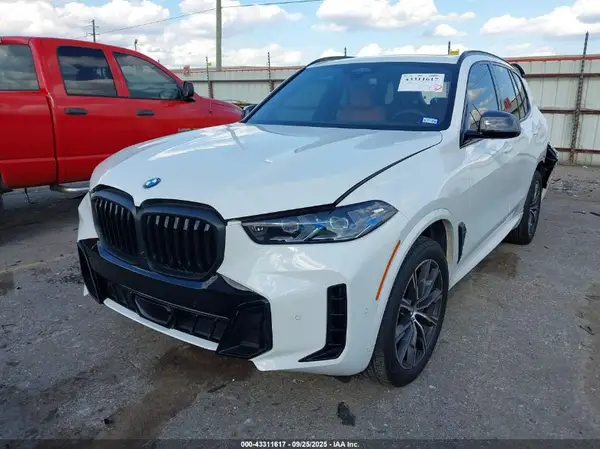 5UX13EU00R9V59011 2024 BMW X5 - Image 2