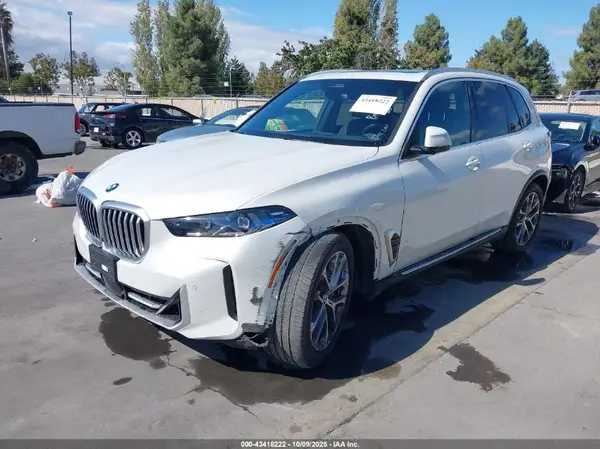 5UX13EU00R9V85611 2024 BMW X5 - Image 2