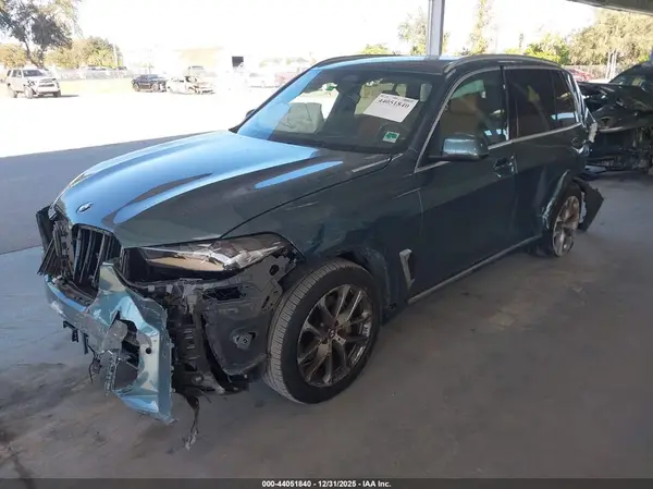 5UX13EU00R9V88573 2024 BMW X5 - Image 2