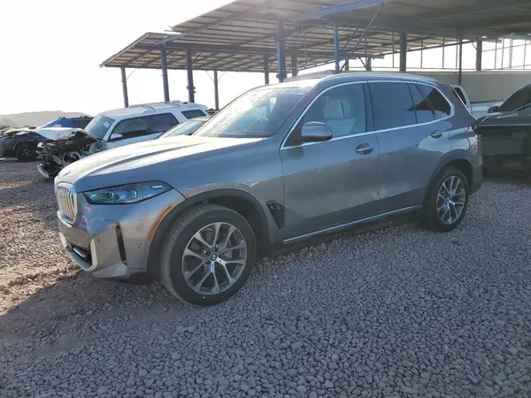 5UX13EU00R9W17716 2024 BMW X5 - Image 1