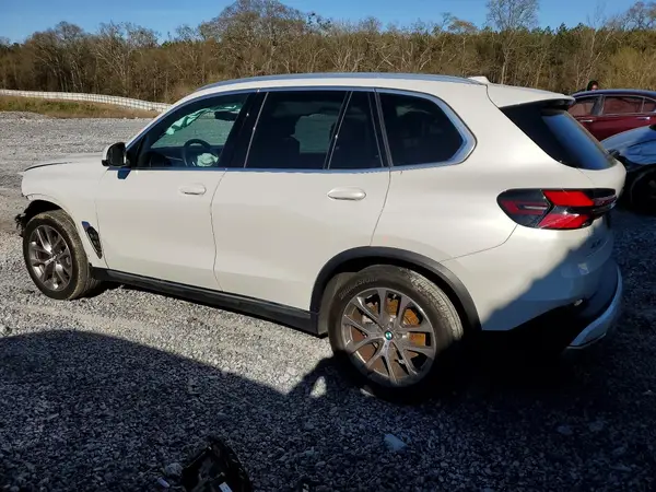 5UX13EU00S9X82963 2025 BMW X5 - Image 2