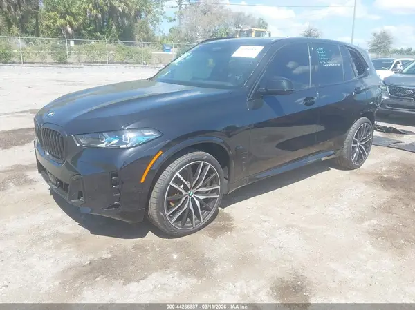 5UX13EU00T9087335 2026 BMW X5 - Image 2