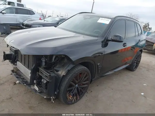 5UX13EU01R9V10657 2024 BMW X5 - Image 2