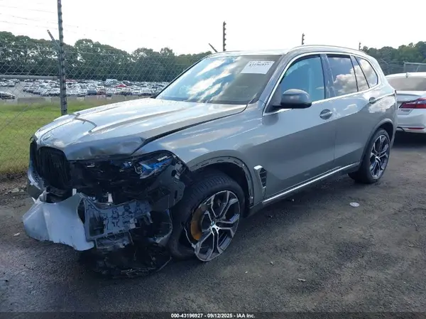 5UX13EU01R9V12165 2024 BMW X5 - Image 2