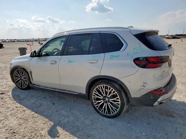 5UX13EU01S9Y70971 2025 BMW X5 - Image 2