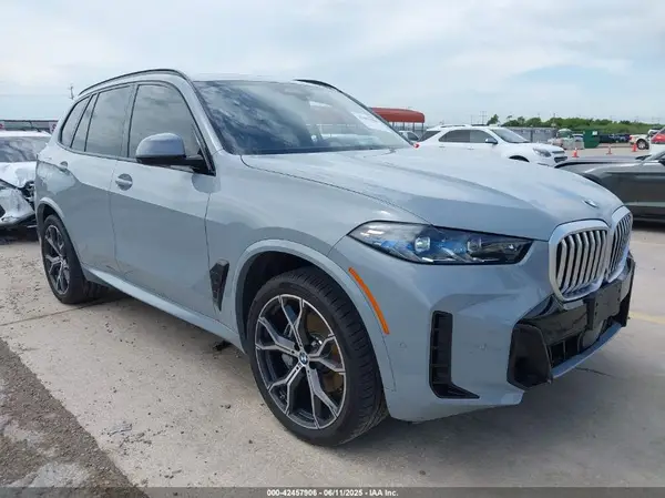 5UX13EU01S9Y85163 2025 BMW X5 - Image 1