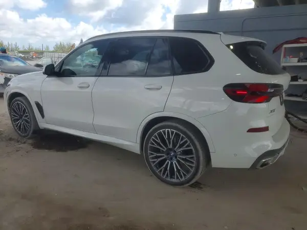5UX13EU01S9Z29968 2025 BMW X5 - Image 2