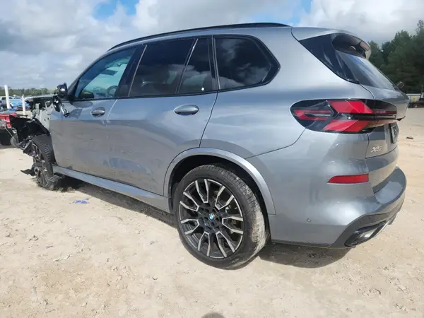 5UX13EU01S9Z30313 2025 BMW X5 - Image 2