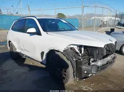 5UX13EU01S9Z75042 2025 BMW X5