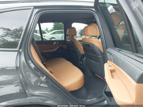 5UX13EU01T9283879 2026 BMW X5 - Image 8