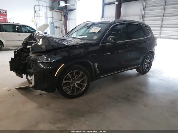 5UX13EU02R9T70599 2024 BMW X5 - Image 2