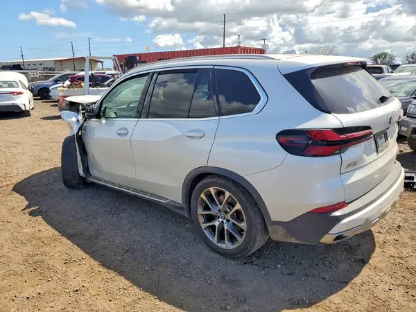 5UX13EU02R9U22622 2024 BMW X5 - Image 2