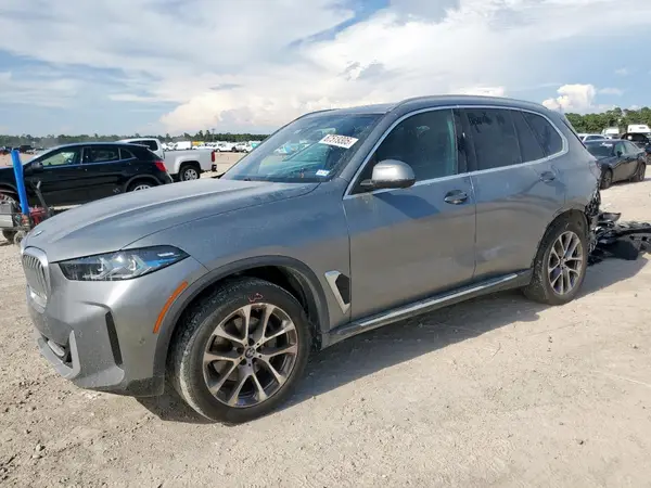 5UX13EU02R9U31546 2024 BMW X5 - Image 1
