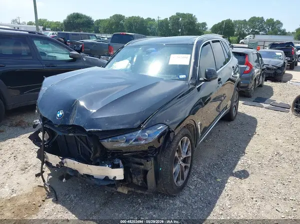 5UX13EU02S9W72707 2025 BMW X5 - Image 2