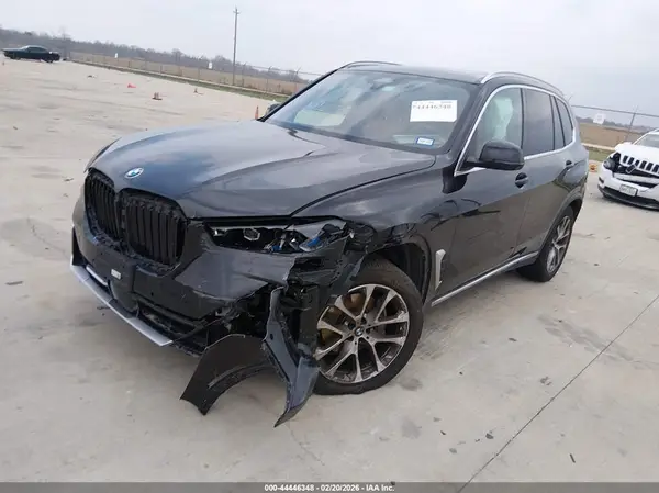 5UX13EU02S9X67400 2025 BMW X5 - Image 2