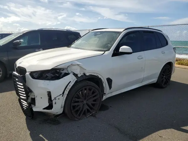5UX13EU02S9Y76519 2025 BMW X5 - Image 1
