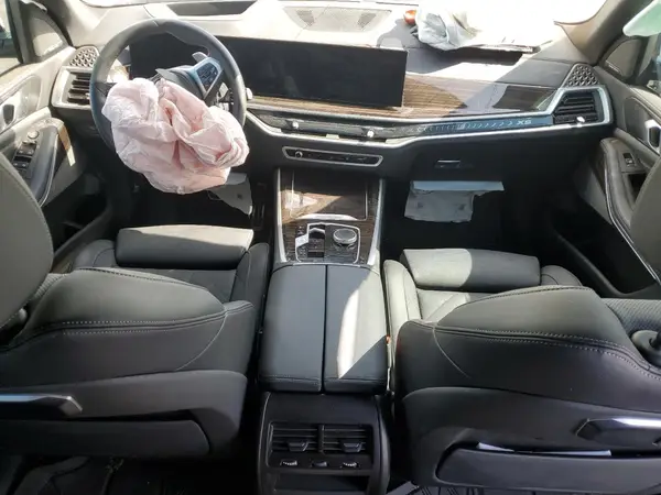 5UX13EU02S9Y76519 2025 BMW X5 - Image 8