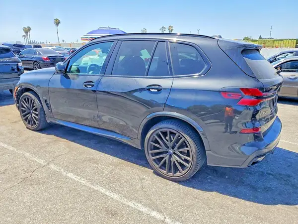 5UX13EU02S9Z46035 2025 BMW X5 - Image 2