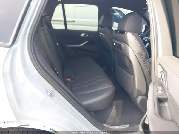 5UX13EU02S9Z47766 2025 BMW X5 - Image 8