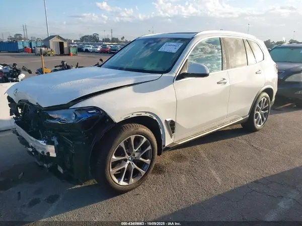 5UX13EU02T9107620 2026 BMW X5 - Image 2