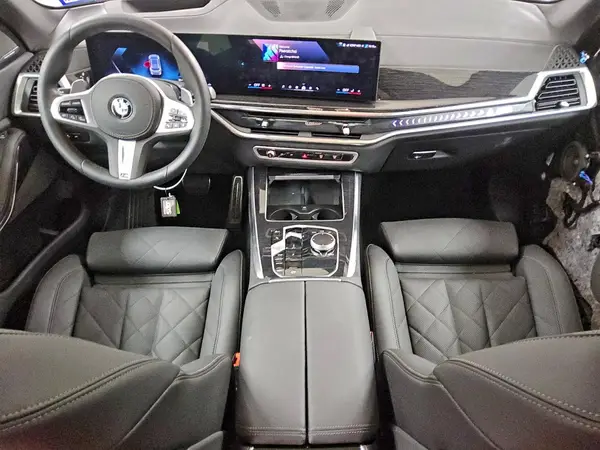 5UX13EU02T9225747 2026 BMW X5 - Image 8