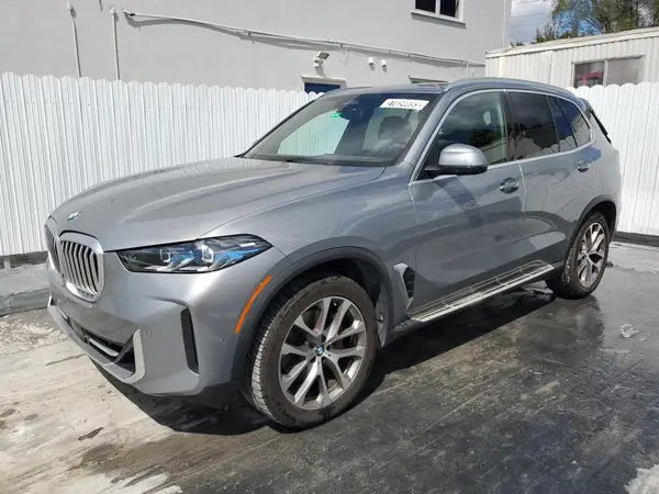 5UX13EU03R9T53861 2024 BMW X5 - Image 1