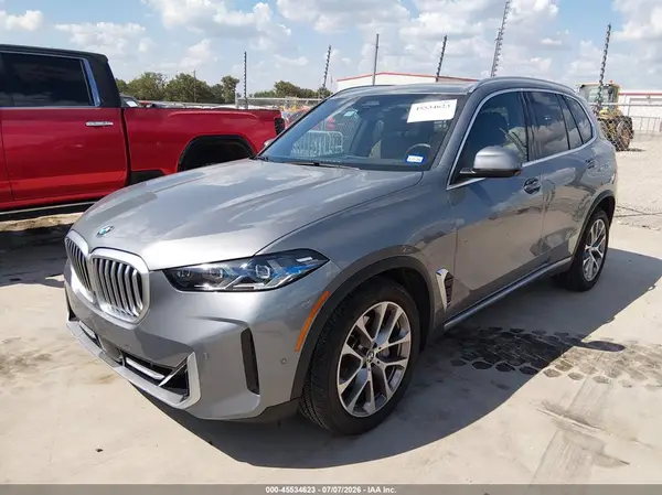 5UX13EU03R9U20619 2024 BMW X5 - Image 2