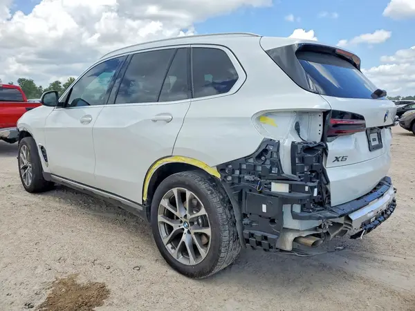 5UX13EU03R9V57978 2024 BMW X5 - Image 2