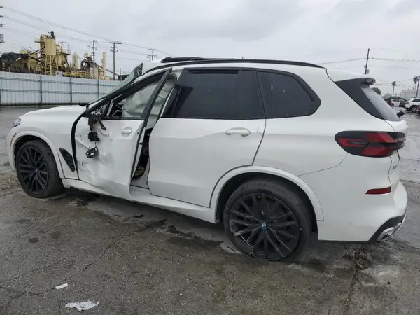 5UX13EU03S9W47475 2025 BMW X5 - Image 2