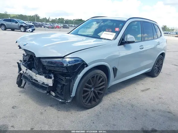 5UX13EU03S9W91380 2025 BMW X5 - Image 2