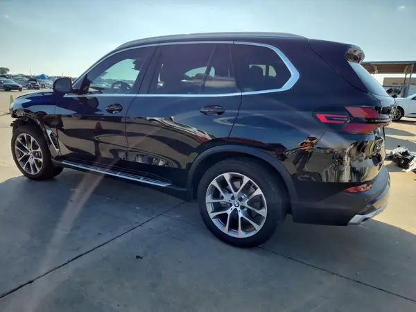 5UX13EU03S9X53411 2025 BMW X5 - Image 2