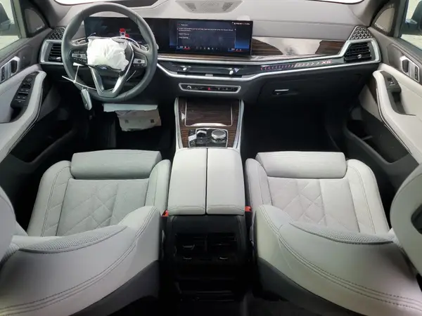 5UX13EU03S9Y55579 2025 BMW X5 - Image 8