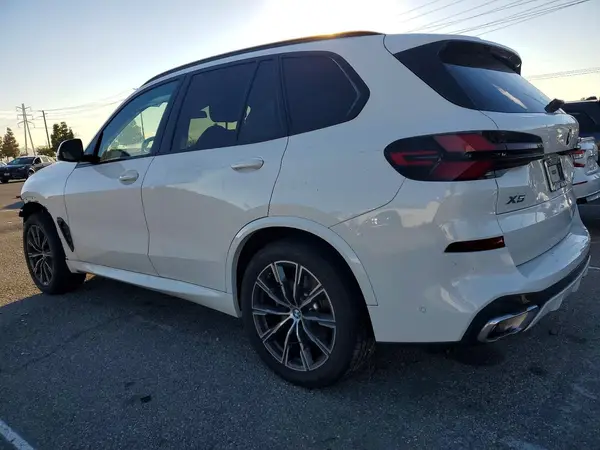 5UX13EU03S9Y85147 2025 BMW X5 - Image 2