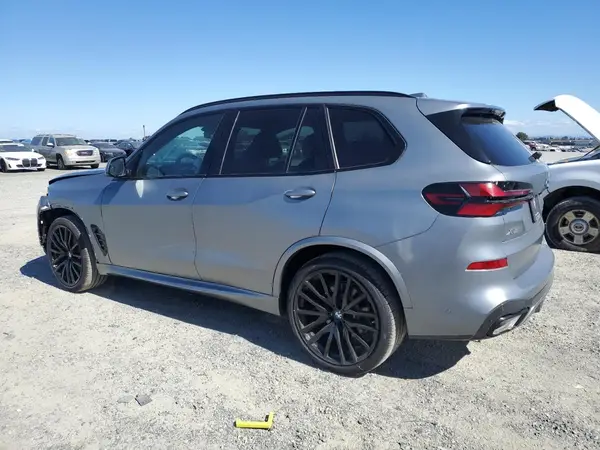 5UX13EU03S9Z65967 2025 BMW X5 - Image 2