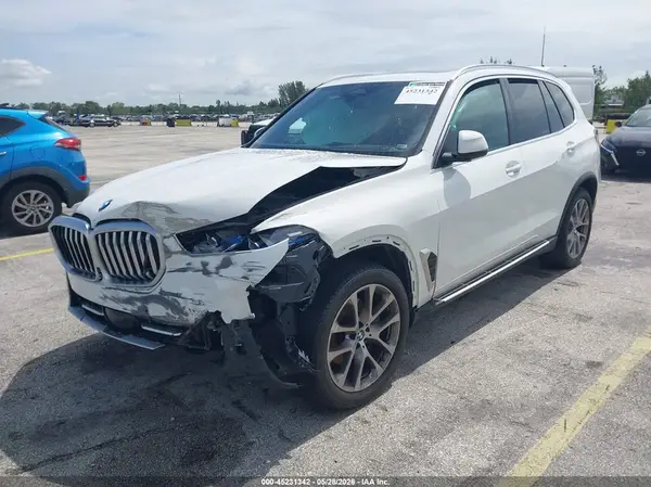 5UX13EU03T9056225 2026 BMW X5 - Image 2