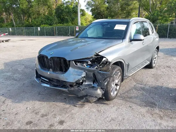 5UX13EU04R9S12362 2024 BMW X5 - Image 2