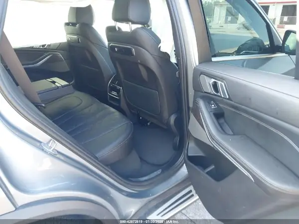 5UX13EU04R9S12362 2024 BMW X5 - Image 8