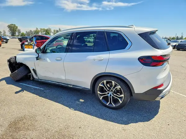 5UX13EU04R9S98742 2024 BMW X5 - Image 2