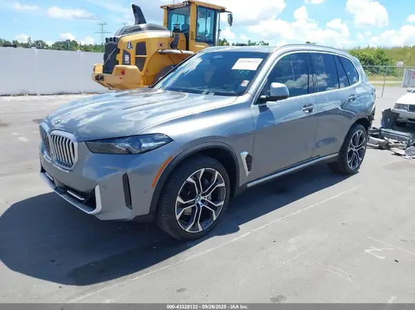 5UX13EU04R9T23493 2024 BMW X5 - Image 2
