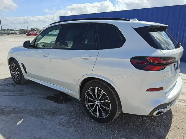 5UX13EU04S9W59361 2025 BMW X5 - Image 2