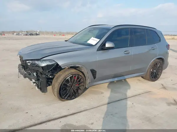 5UX13EU04S9W86060 2025 BMW X5 - Image 2