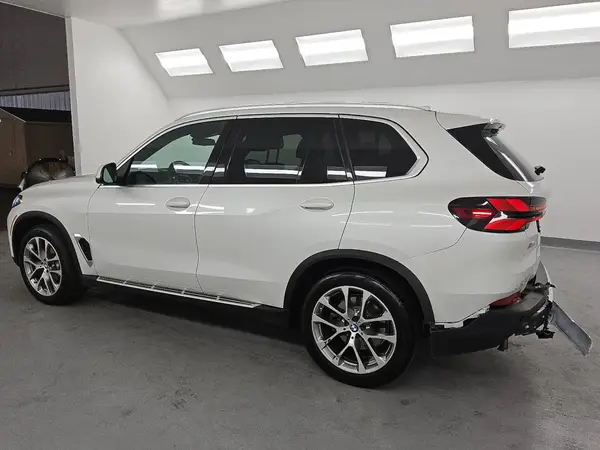5UX13EU04S9X07053 2025 BMW X5 - Image 2