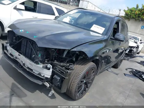5UX13EU04S9Y21019 2025 BMW X5 - Image 2