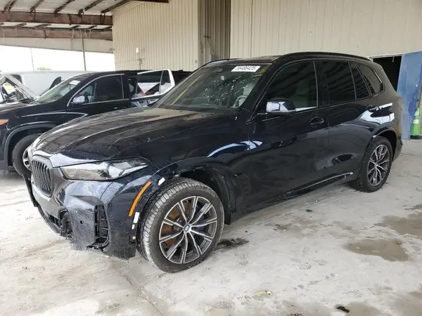 5UX13EU04S9Z23453 2025 BMW X5 - Image 1
