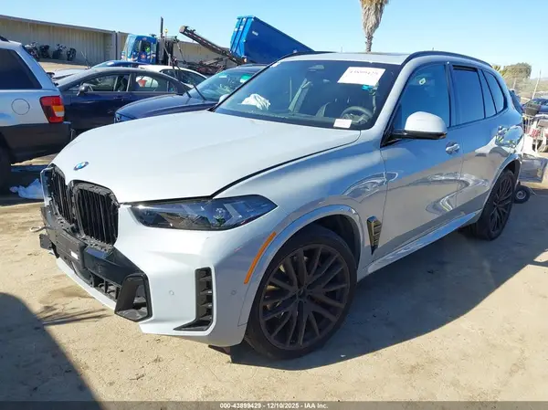 5UX13EU04T9169021 2026 BMW X5 - Image 2