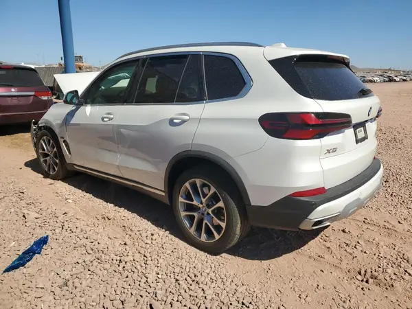 5UX13EU05R9S40431 2024 BMW X5 - Image 2