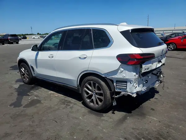 5UX13EU05R9S42714 2024 BMW X5 - Image 2